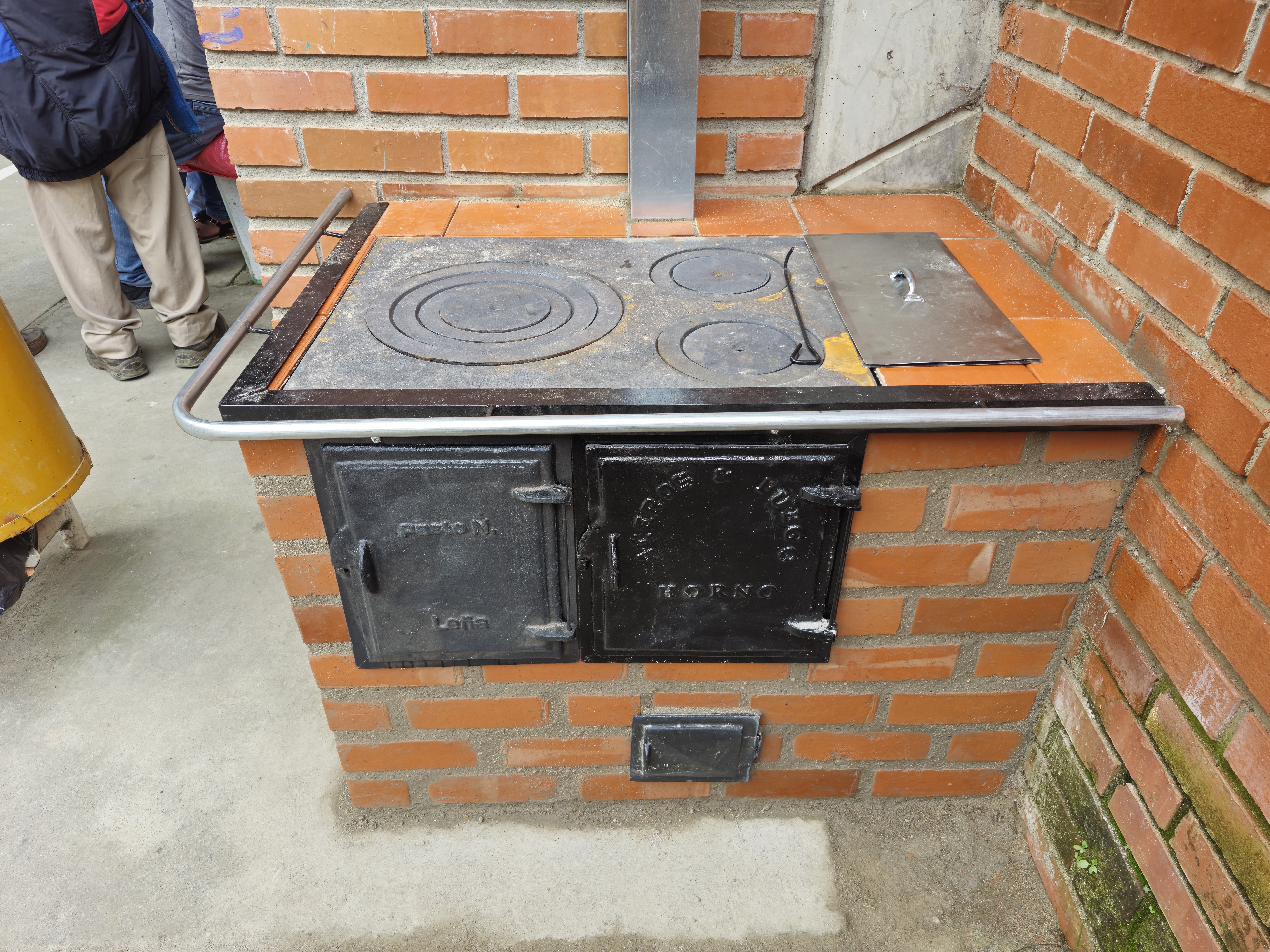 Imagen de INSTALACIÓN DE ESTUFAS ECOEFICIENTES